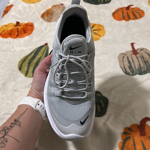 Nike Air Max Axis - Picture 2 of 7